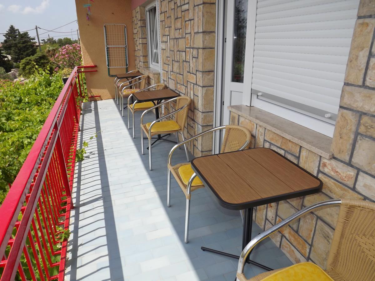 Apartments Maricic 200 Meters From The Beach Novi Vinodolski Exterior foto